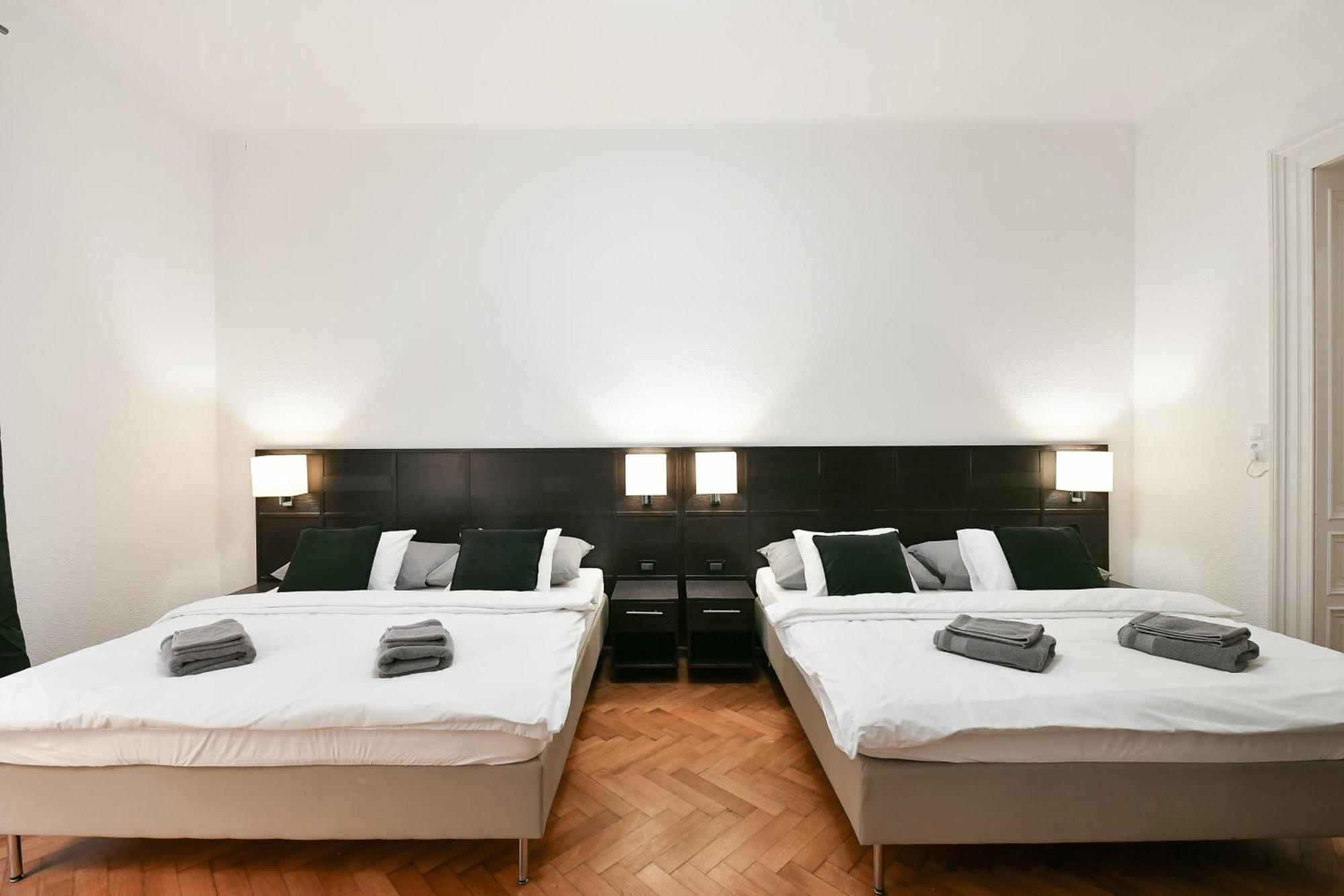 Wsp Petrin Garden Apartments Praga Exterior foto