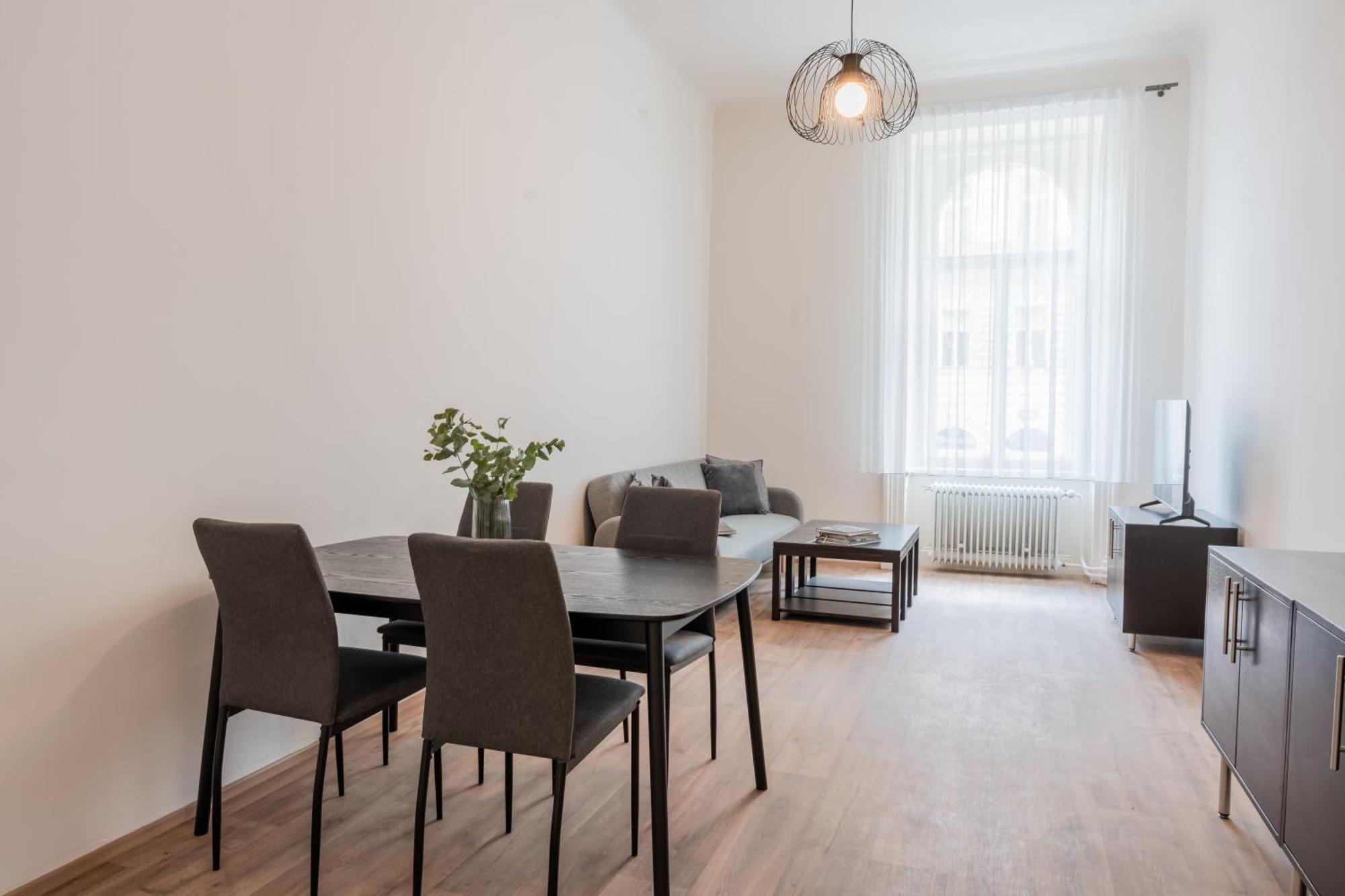 Wsp Petrin Garden Apartments Praga Exterior foto