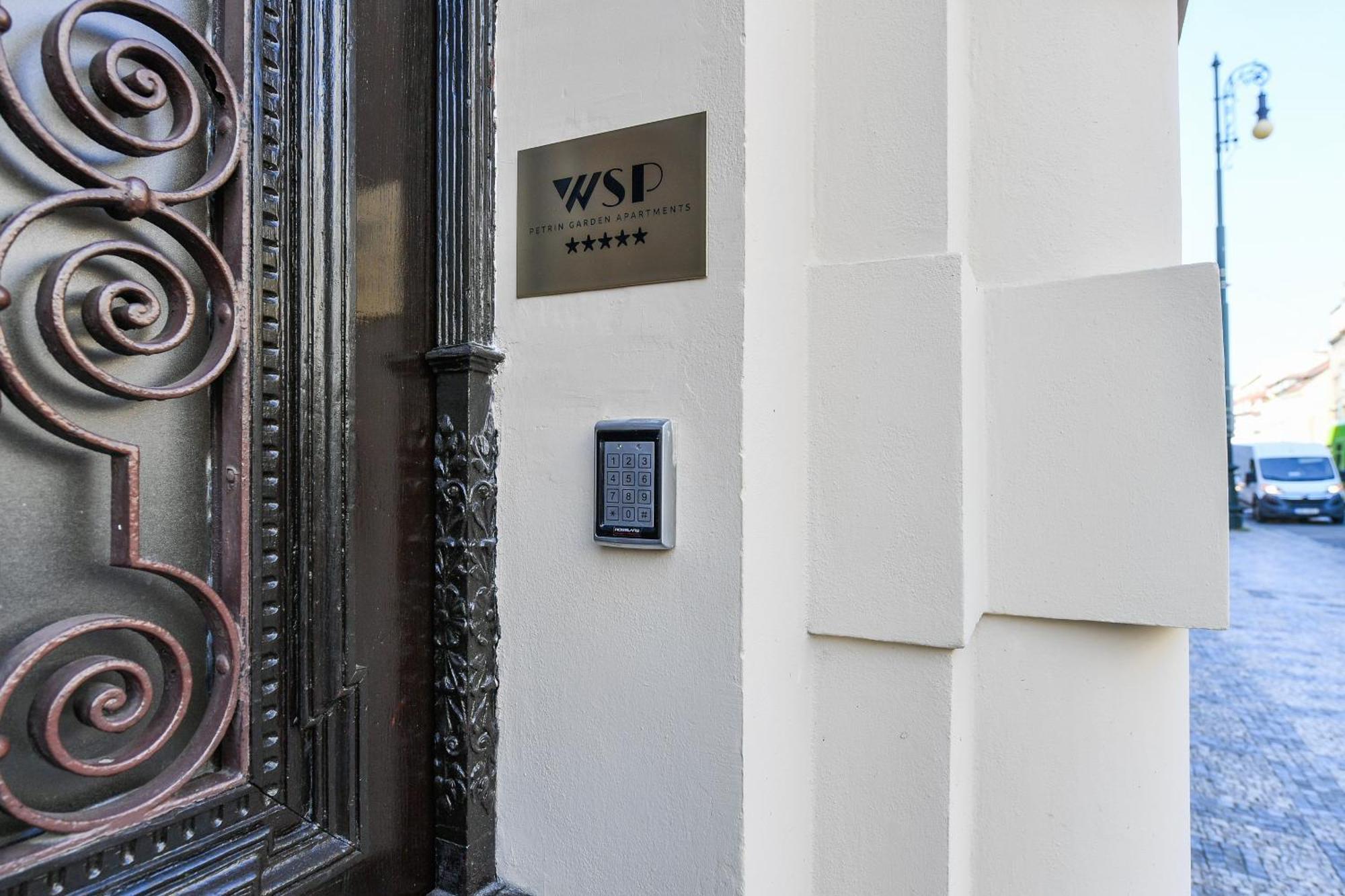 Wsp Petrin Garden Apartments Praga Exterior foto